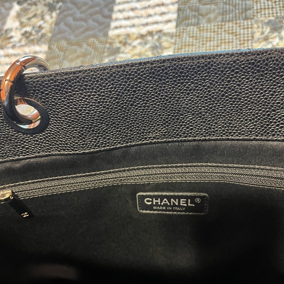 Chanel GST Bag - Picture 7 of 9